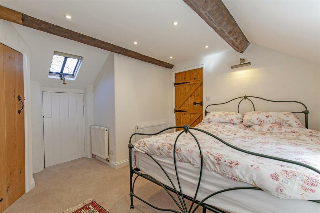 Bedroom 1-3.jpg