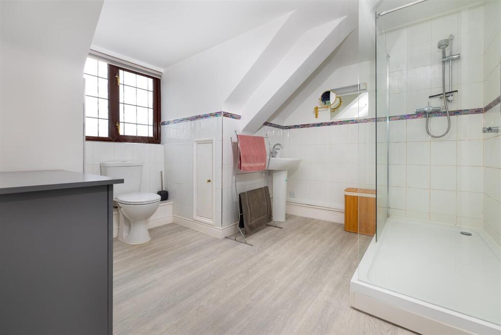 LE65 1RN TBMD-031.jpg