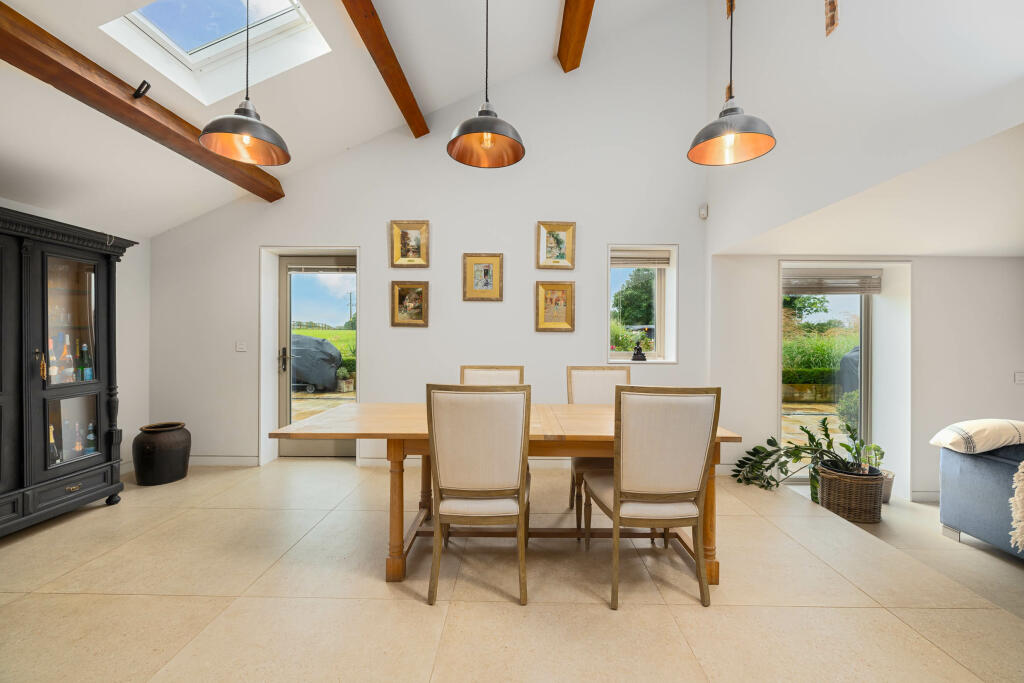 20231011-1152_Maison Haus - Blakeley Stables, Knut