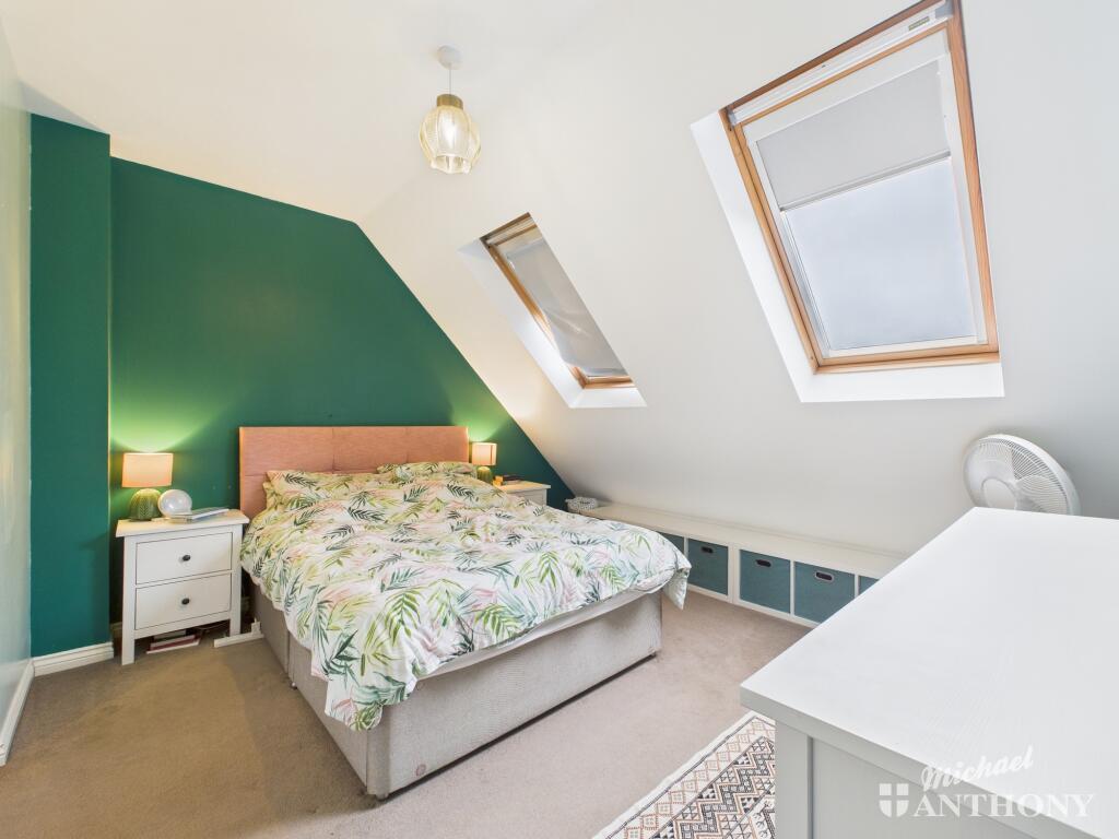 CAM02773G0-PR0363-STILL019