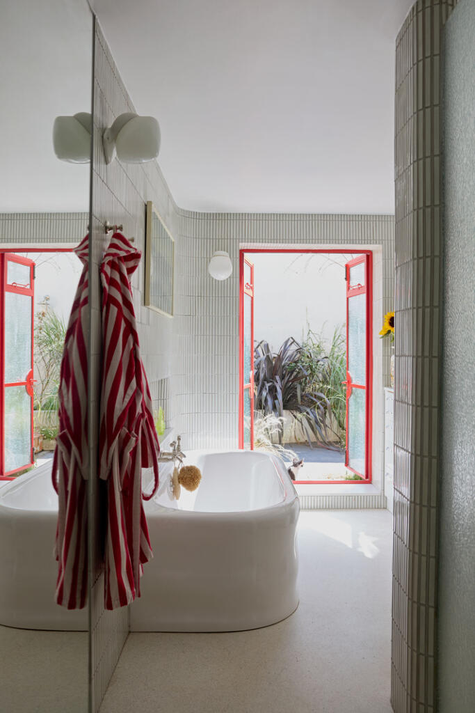 298222 - TMH_CHATSWORTH ROAD_18.JPG