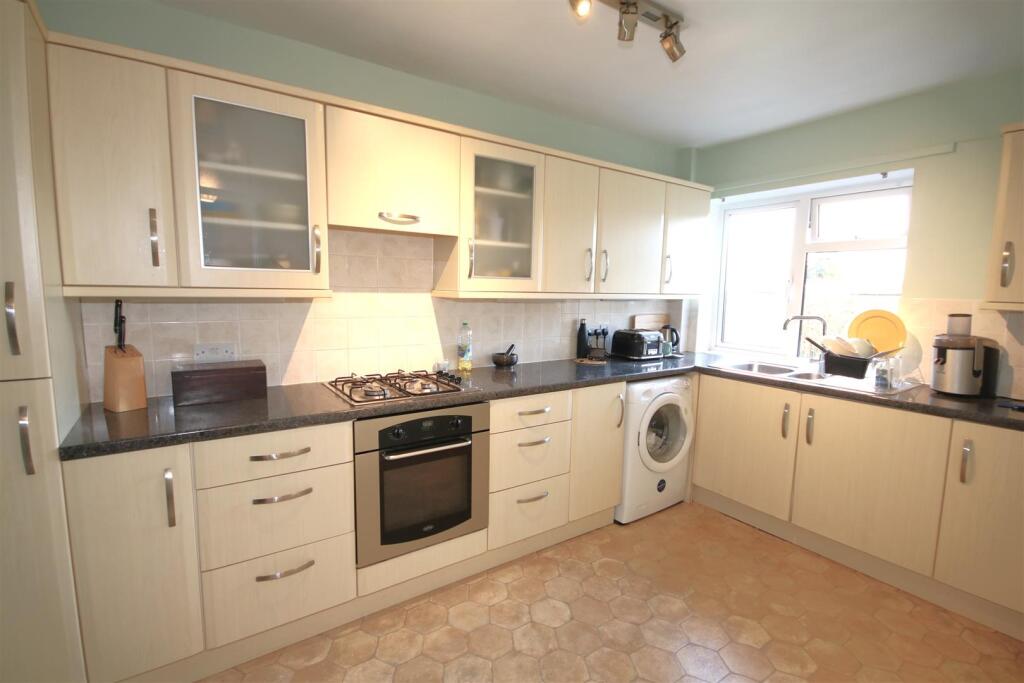 Kitchen c.JPG