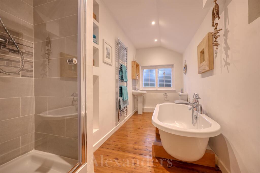 12 Main Street-24.jpg