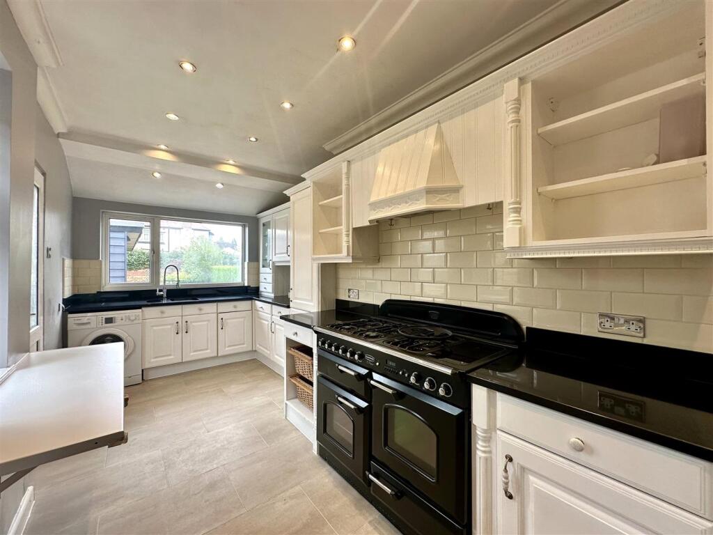 Breakfast Kitchen Aspect 2