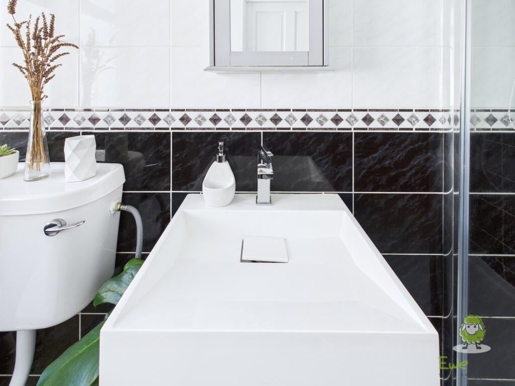 CAM01543G0-PR0145-STILL037