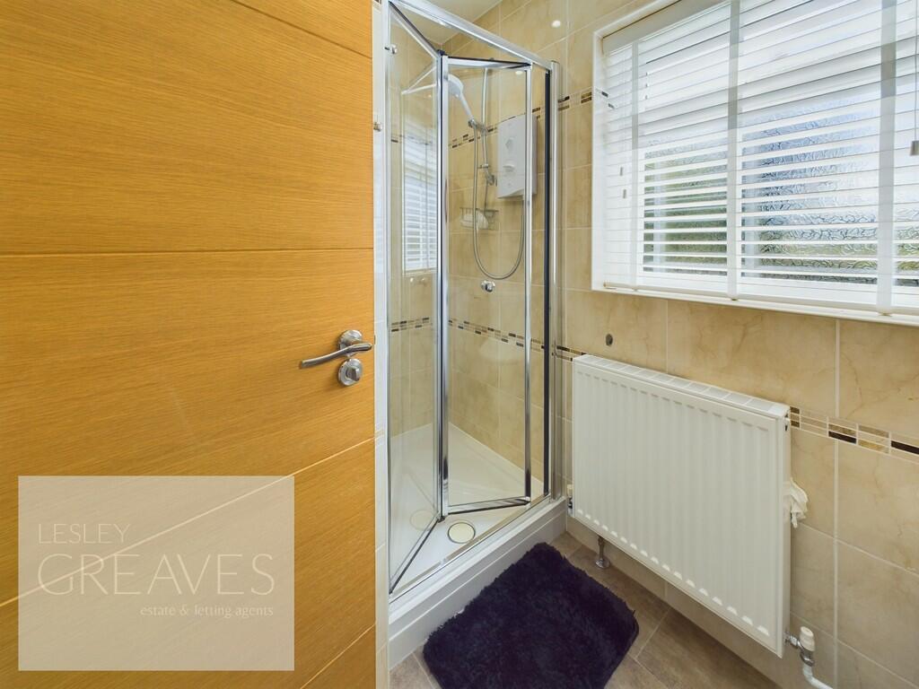 Downstairs Shower...