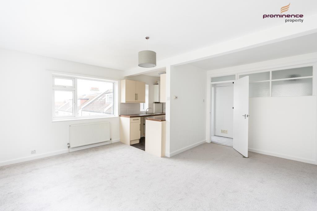 12 Windlesham Court-0002_lge