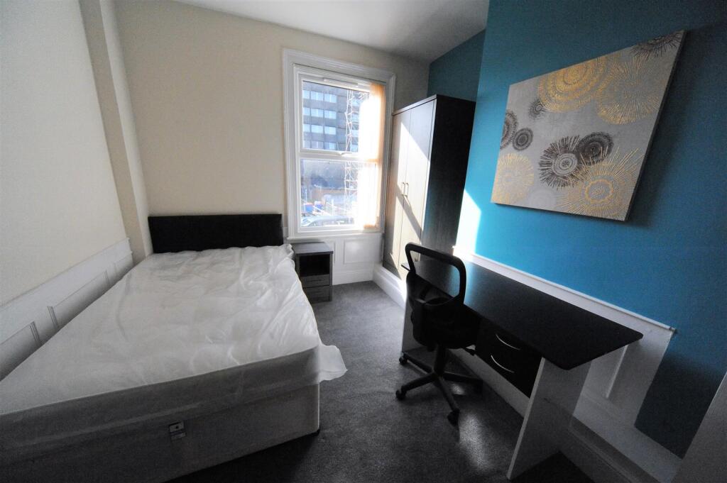 143 Albert Road - Bedroom 3 Middle Room 1st Fl.JPG