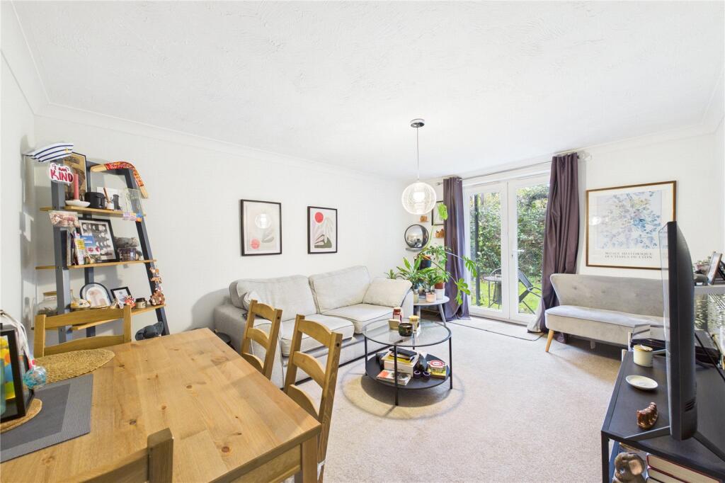 Living/Dining Area