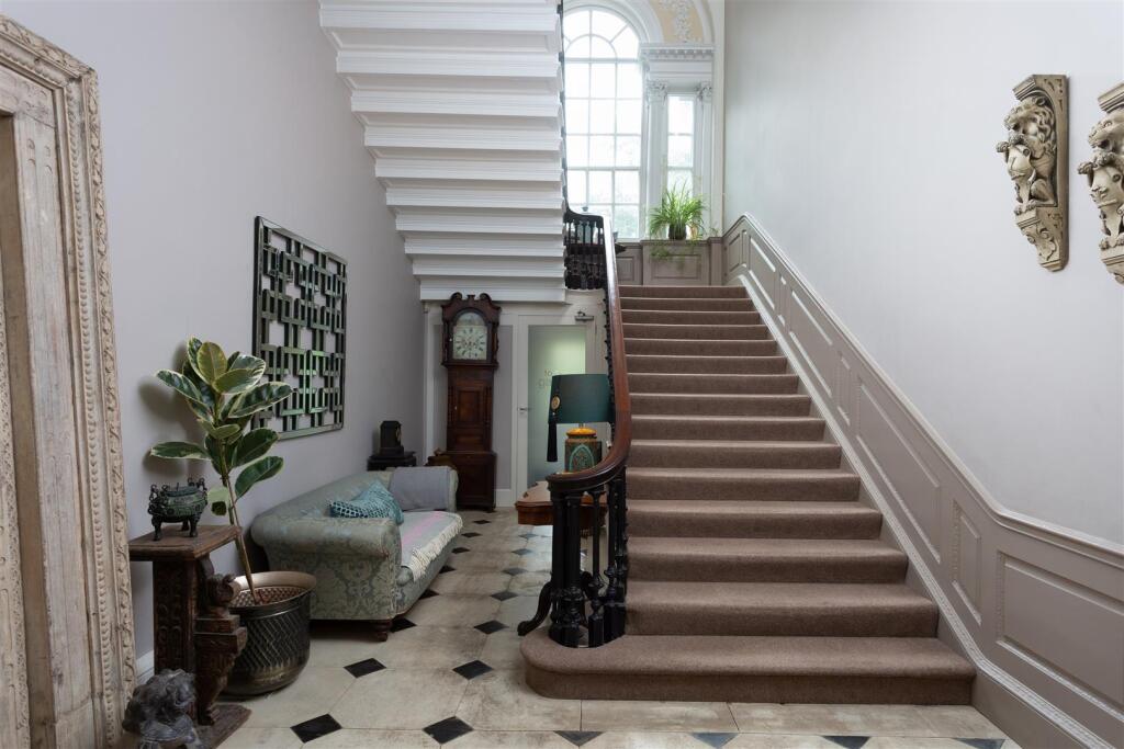 Garforth House-09 Hall.jpg