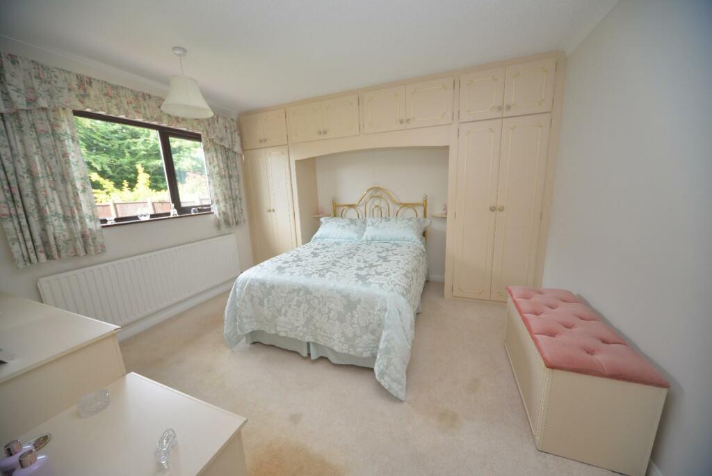 Bed 1.jpg