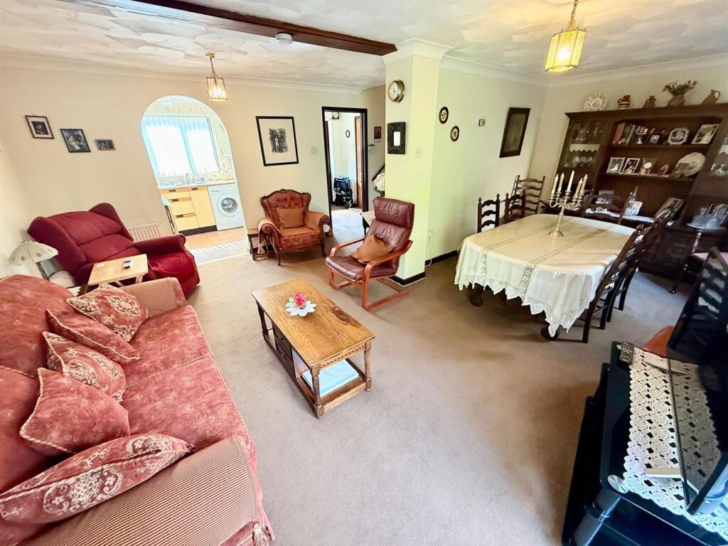 Open Plan Lounge/Dining Room