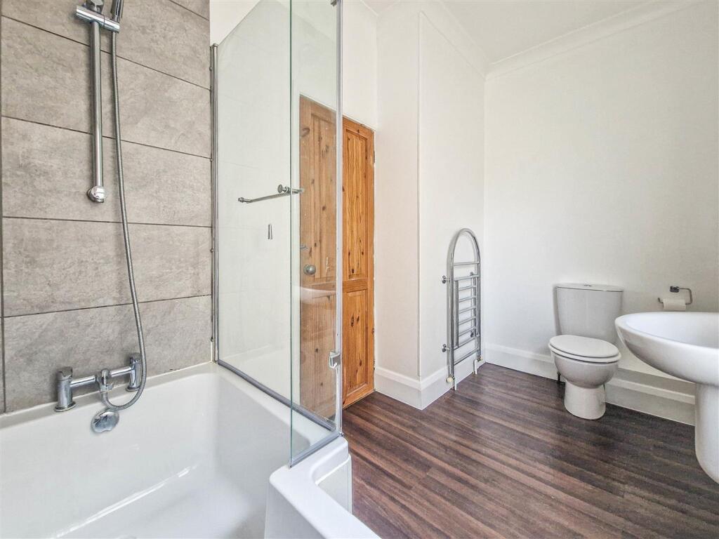 Modern bathroom