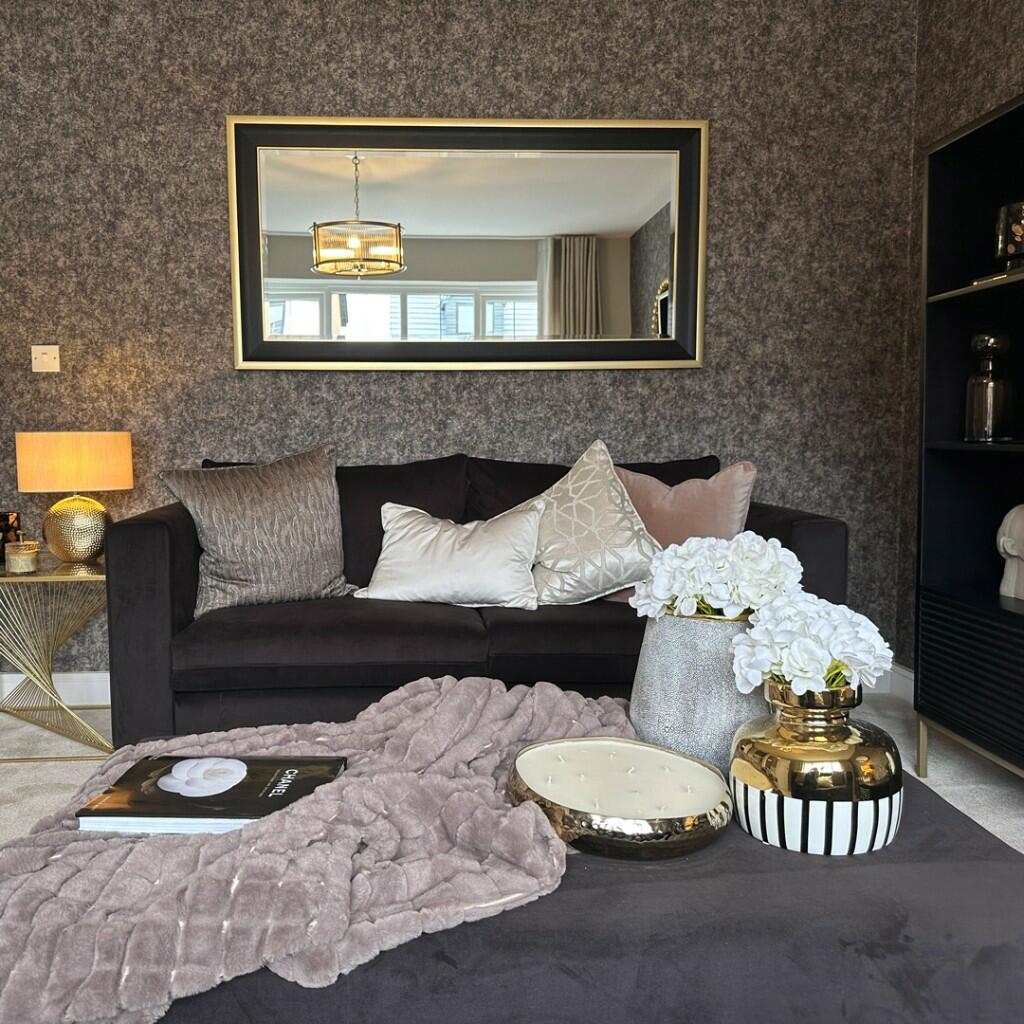 Example  Lounge