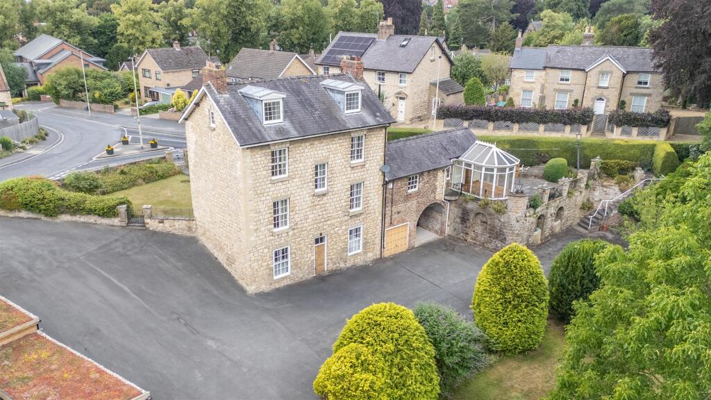 Cliffe House (1 of 2).jpg