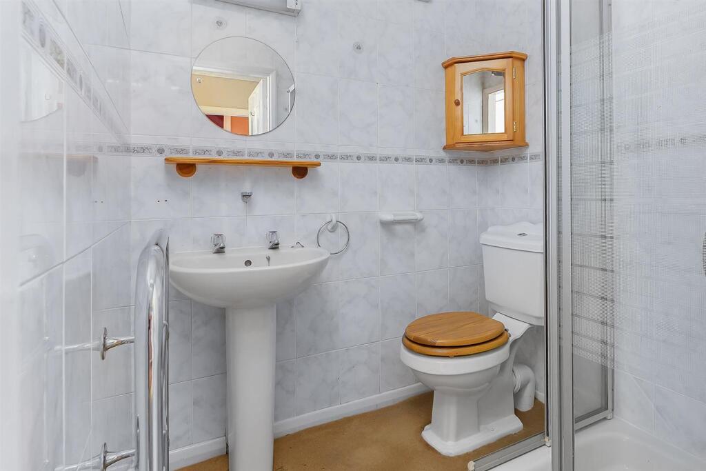 Oatlands, Church Drive