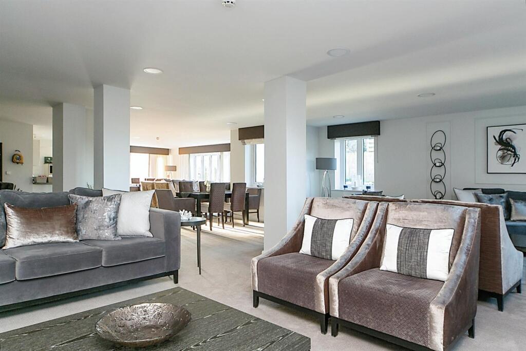 Homeowners Lounge
