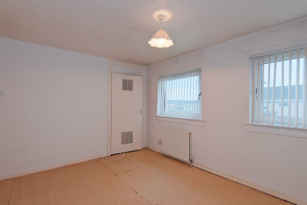 016-4 Nith Lane Newmains Wishaw, ML2 9EQ.jpg