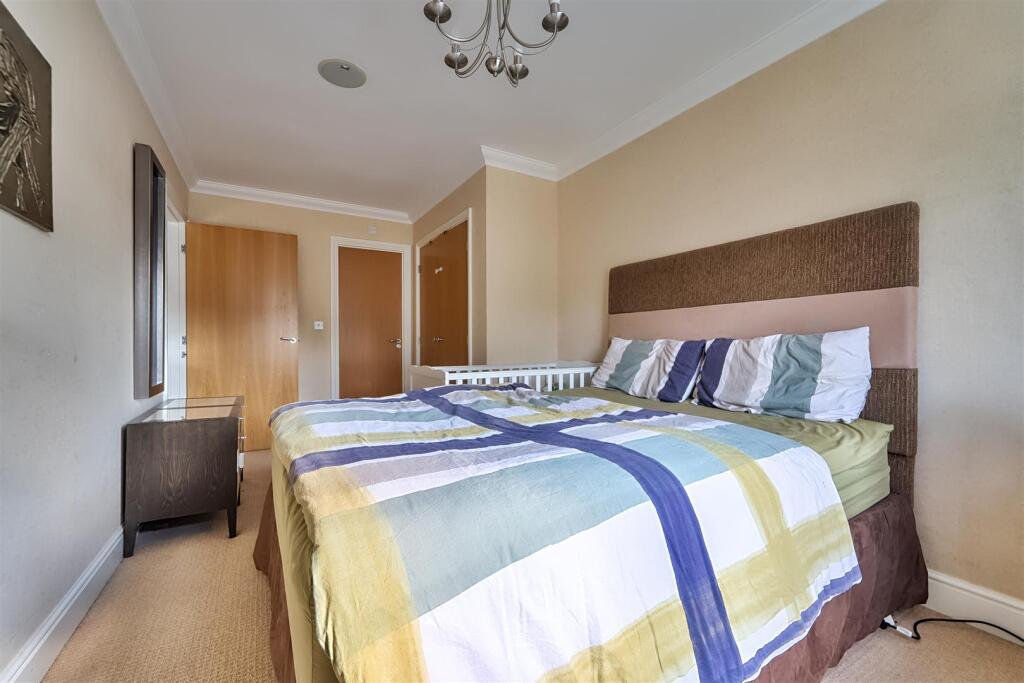 Master Bedrom