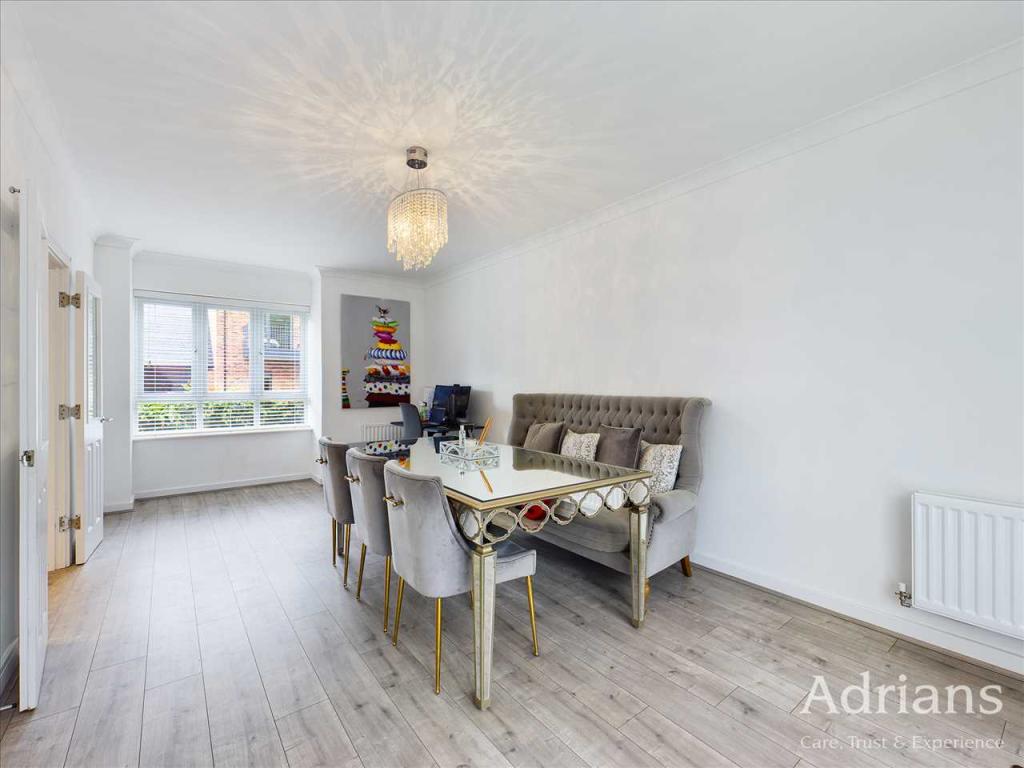 DINING/SITTING ROOM