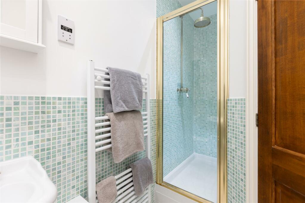 Bedroom 1 En-suite