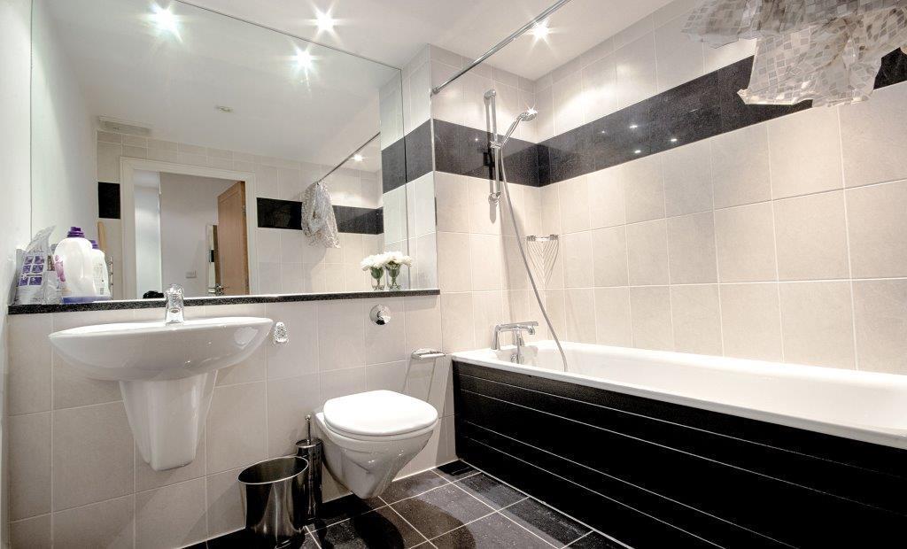 112-Bathroom.jpg