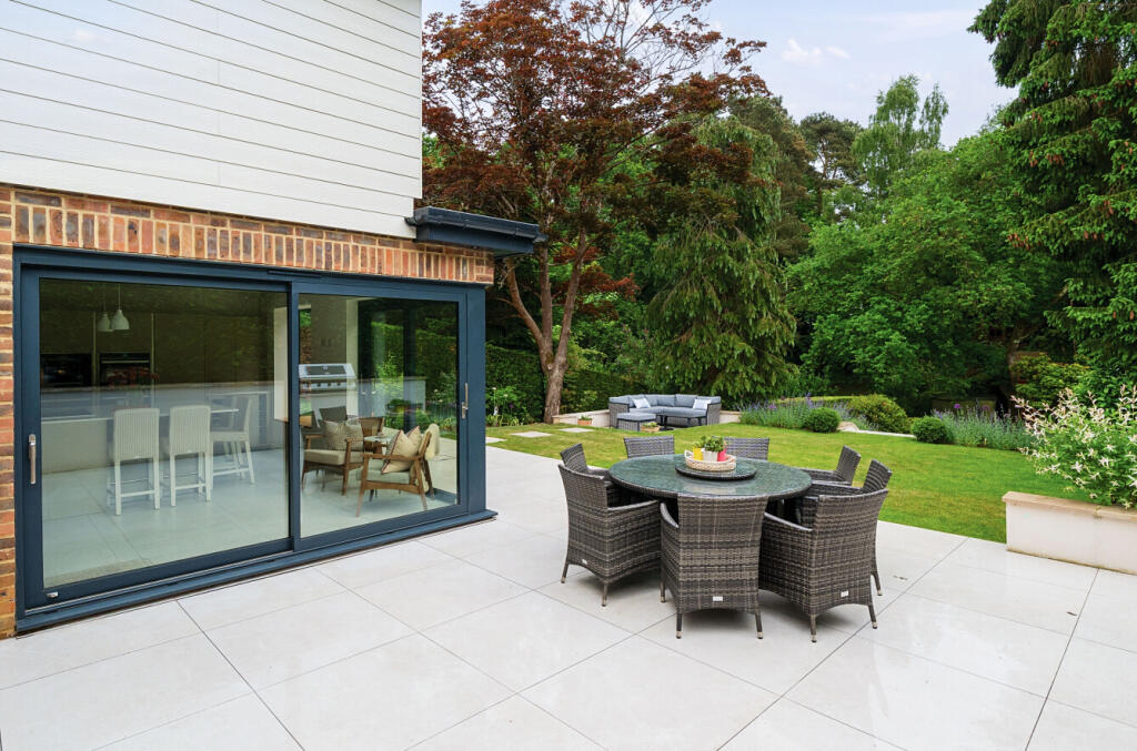 1296858-12-682dc3...