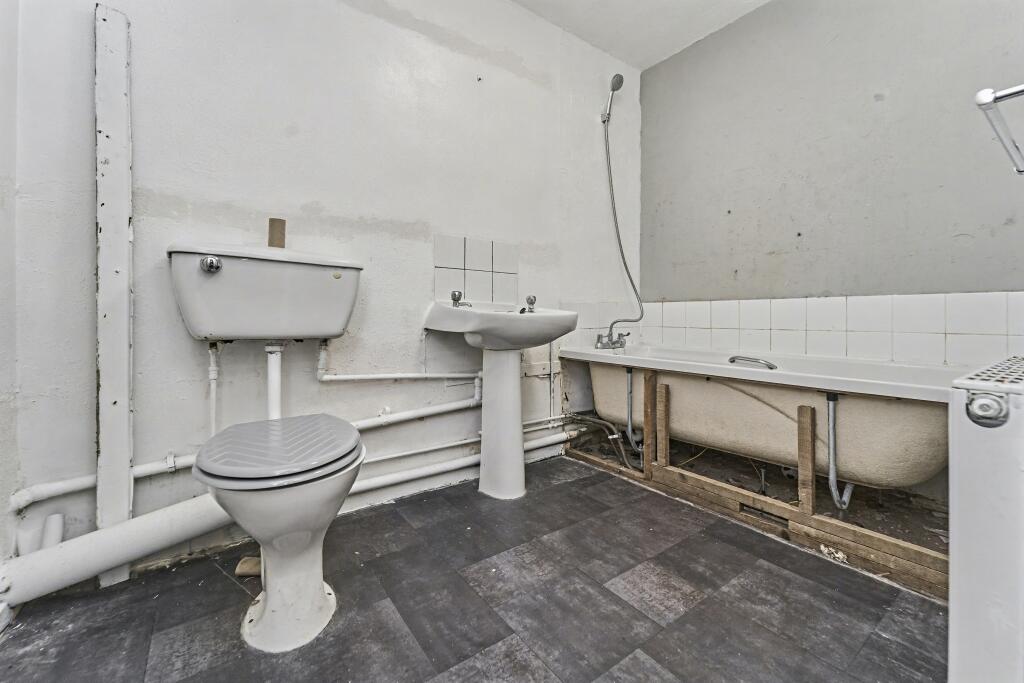 Flat 40, Adam Court, New Penkridge Road, Cannock WS11 1HA