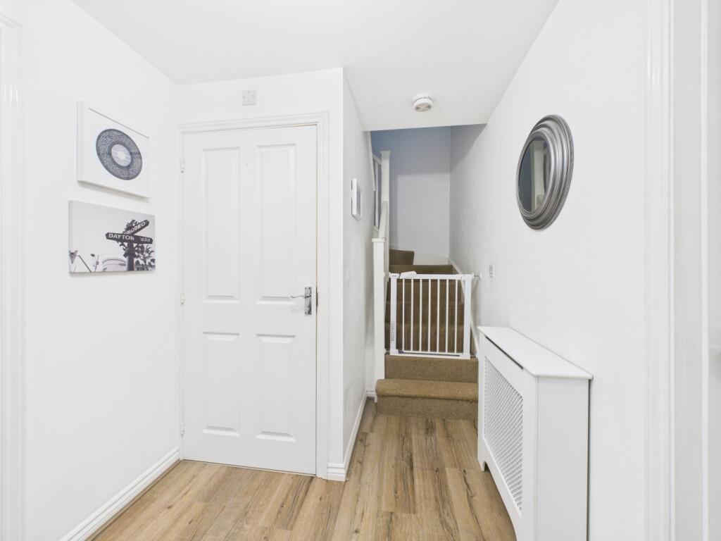 CAM03729G0-PR0071-STILL012