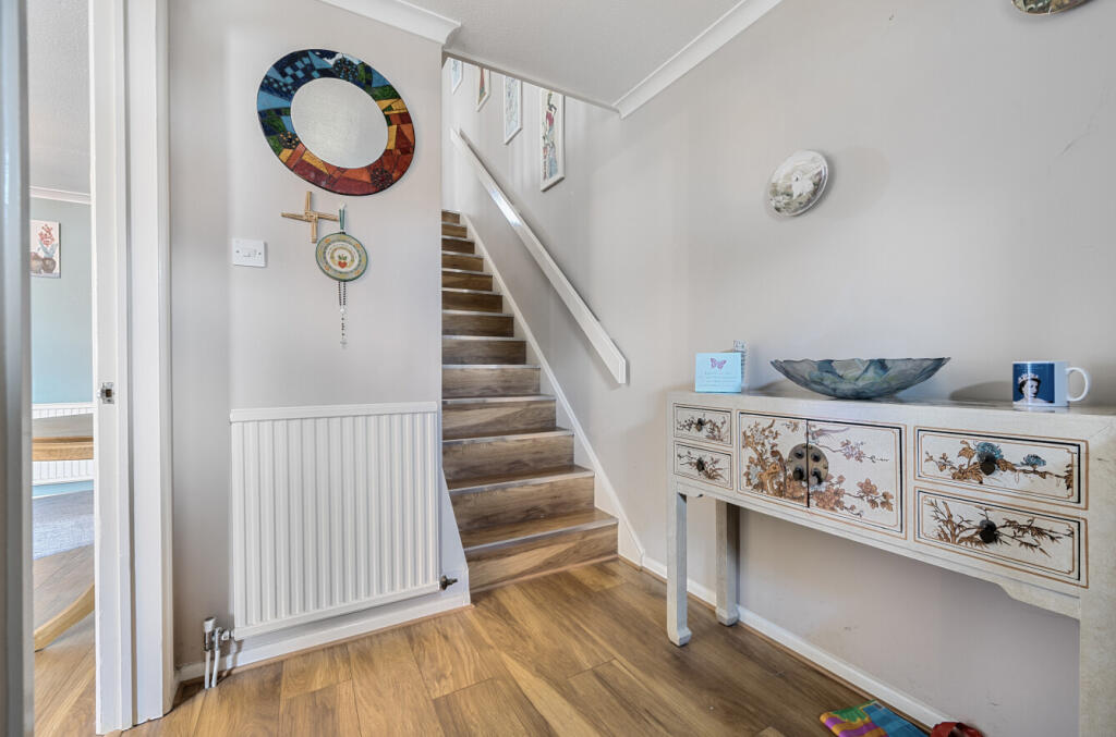 1316843-10-685d32...