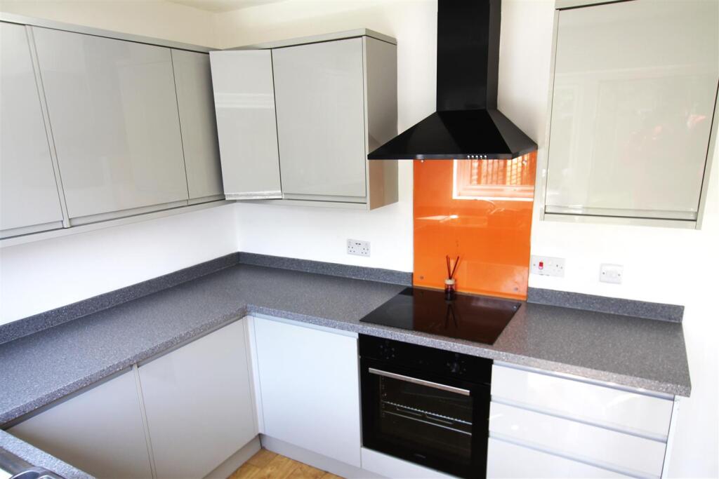 kitchen 1.JPG