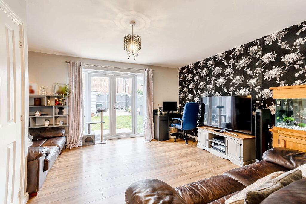 Lounge/ dining room