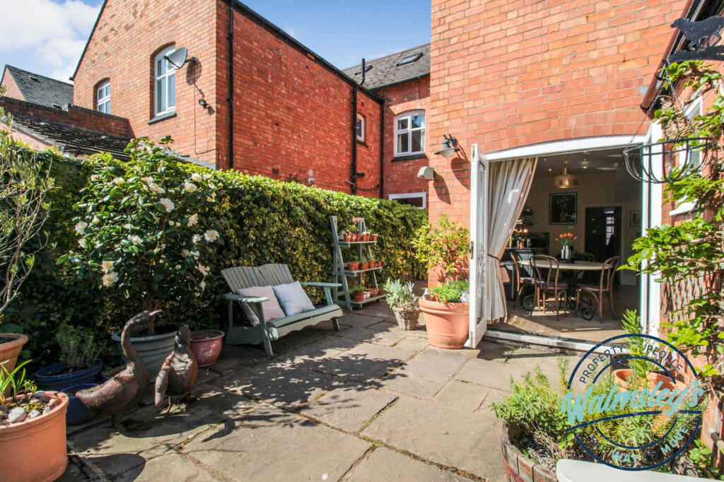 Rear patio &amp; French doors