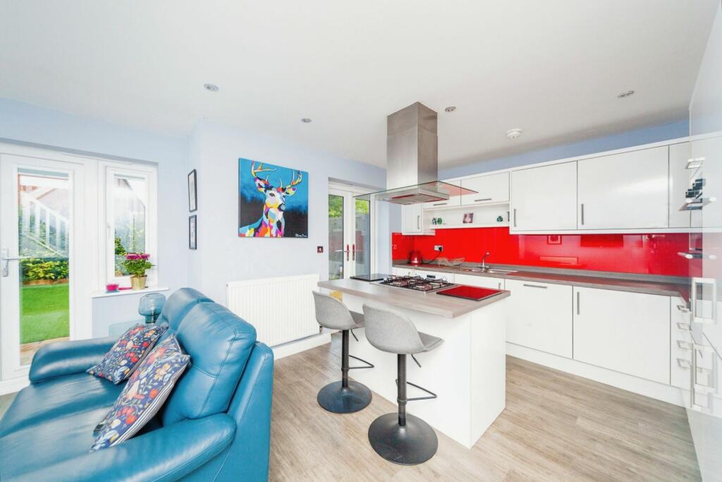 Lounge / Kitchen