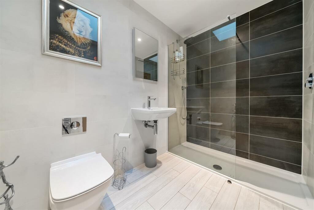 Ivy Glen Shower Room.jpg