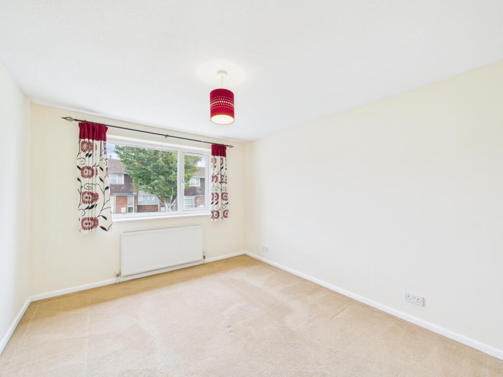 CAM02023G0-PR0174-STILL007