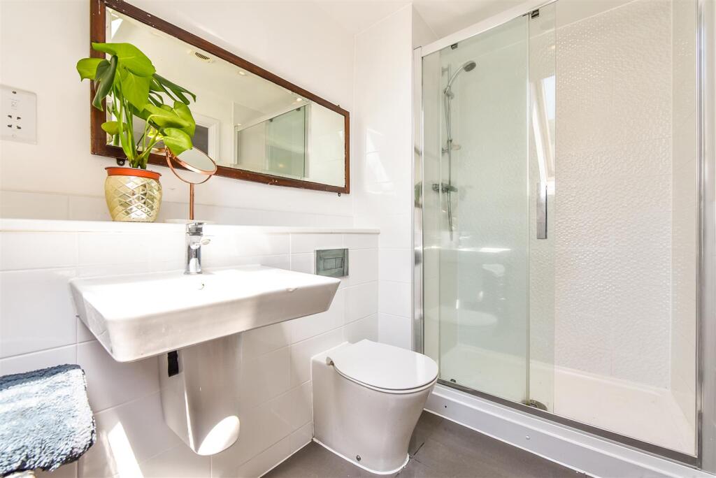 Ensuite.jpg