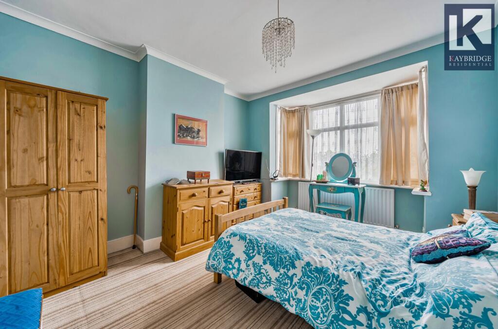 Stoneleigh Avenue, KT4