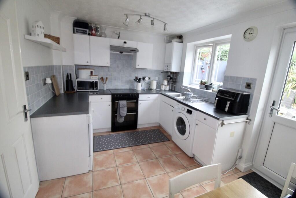 5DB55038-0286-4B0...