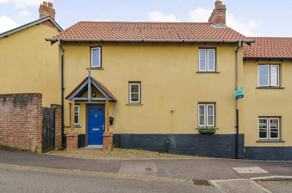 7 Landunvez Place