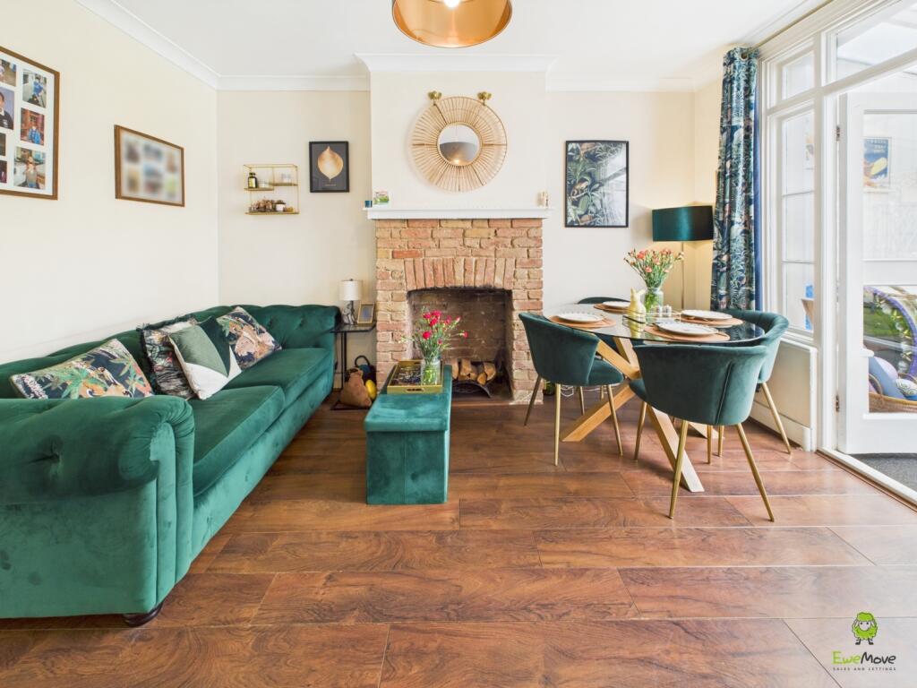 Clinton Crawford 3 bedroom Semi Detached home clos