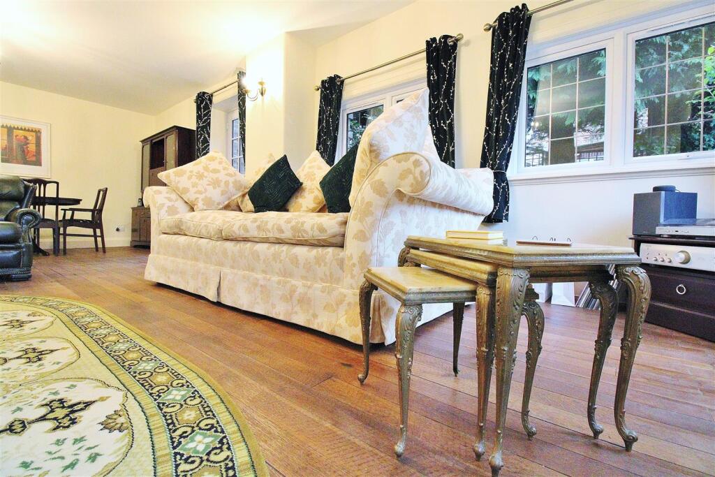 Lounge Area