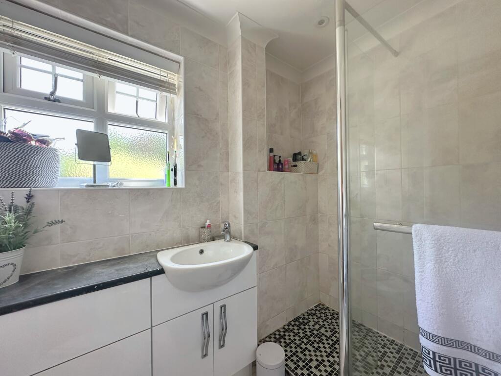 62284874-5A5D-4F34-ABEC-4D79CCD0F12E