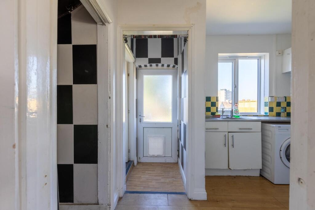 52 Meadow Vale, BS5--3.jpg