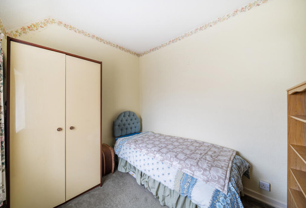 1374046-12-690238...