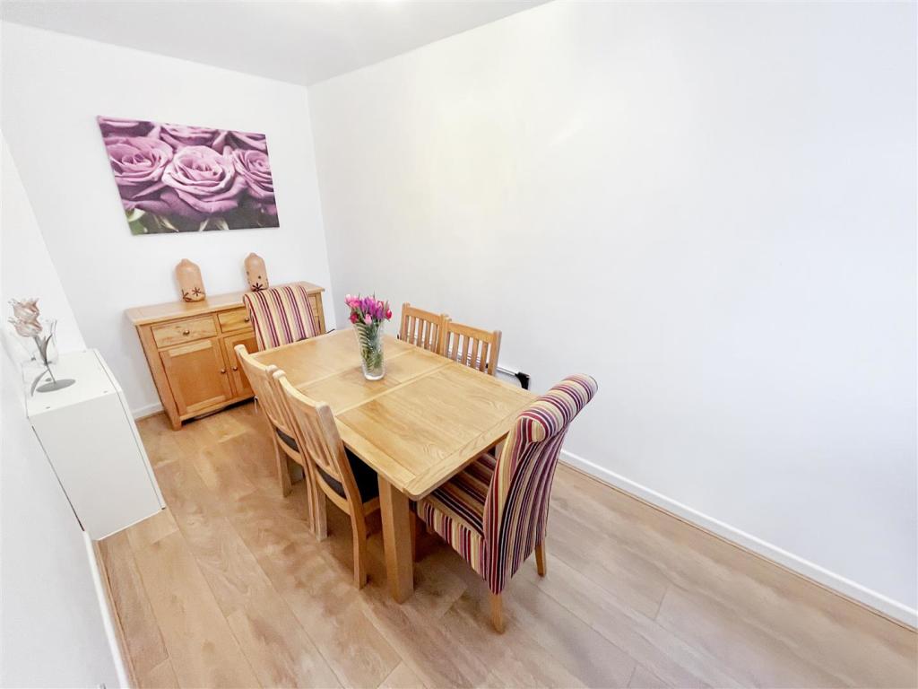 Dining Room.jpg