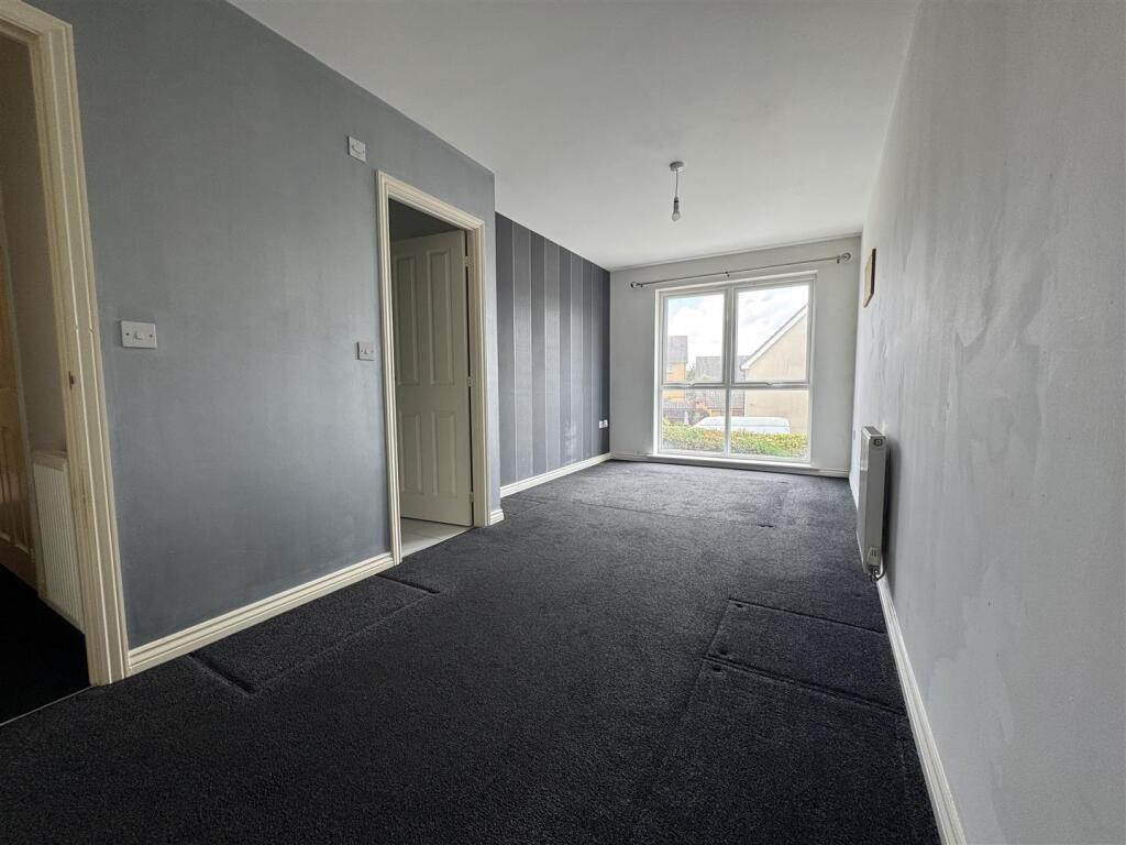 Bedroom 1 .jpg
