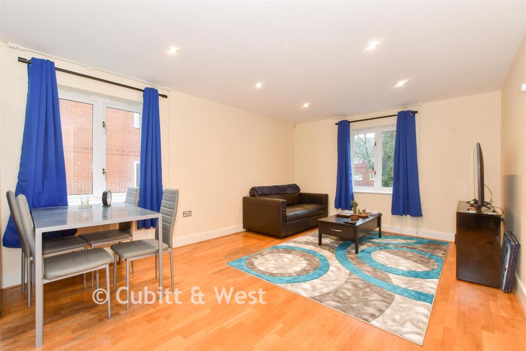 Lounge/Kitchen