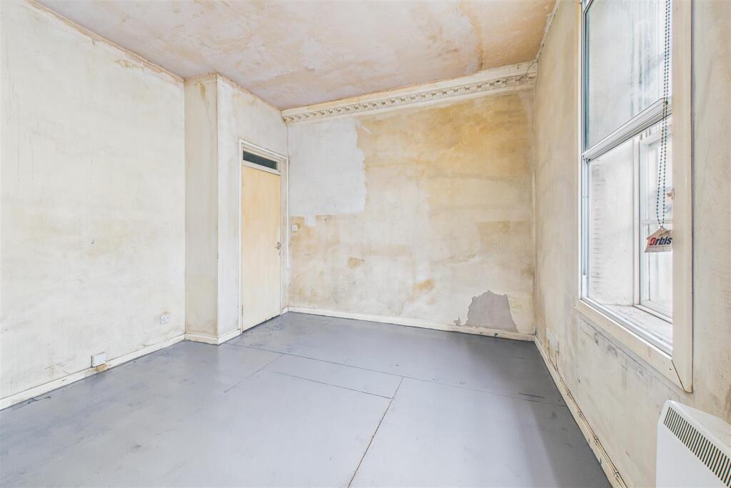 Flat 1, 2 Fountain Buildings, Walcot, Bath BA1 5DU