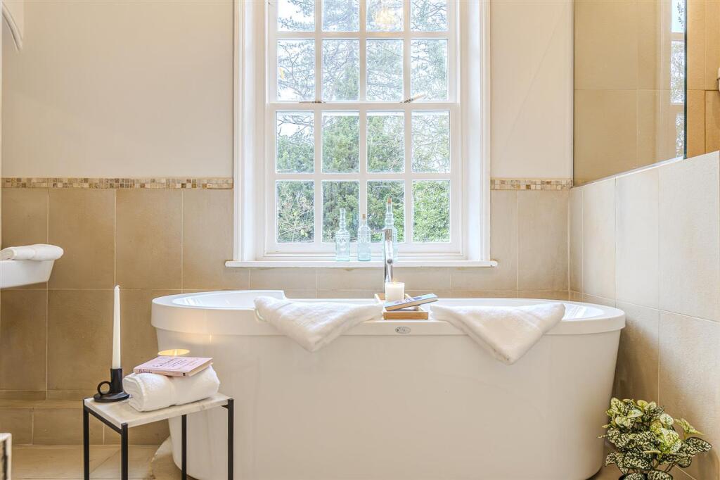 Main bathroom
